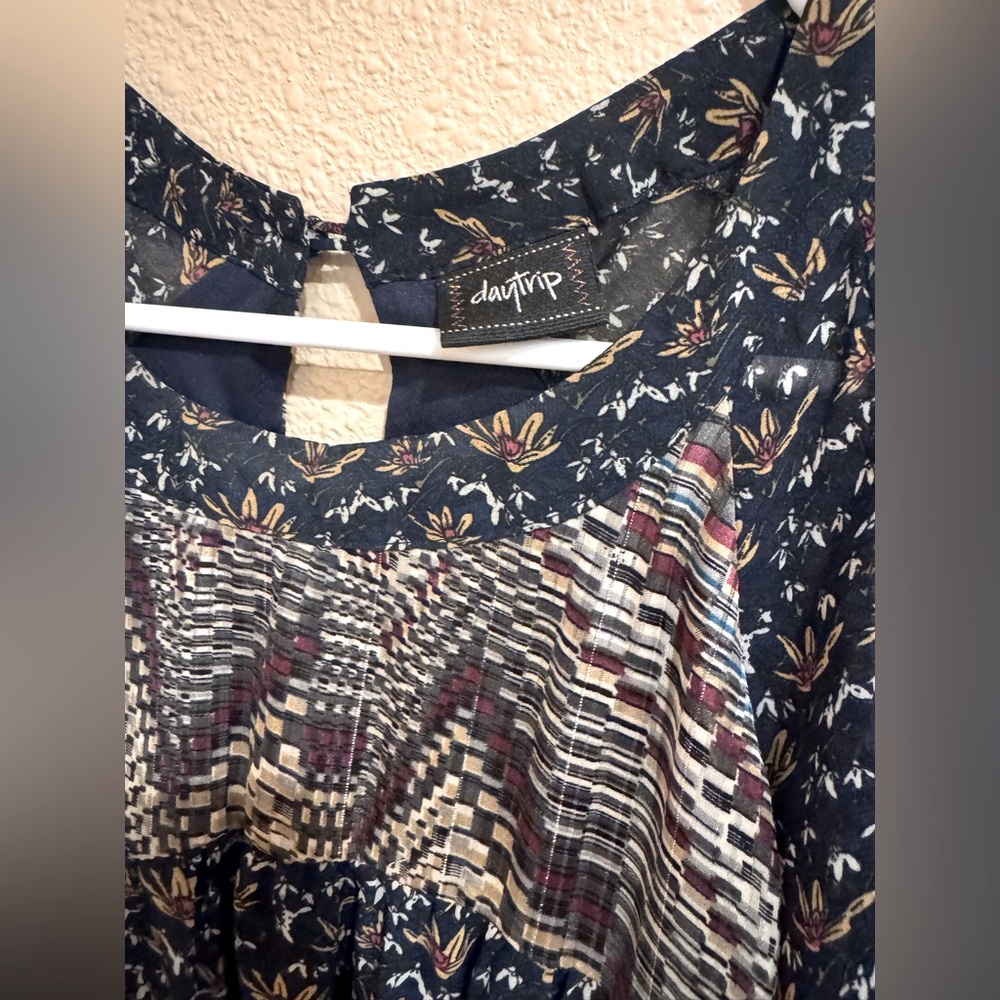 DAYTRIP -BUCKLE BRAND FLORAL BOHO DRESS - Picture 4 of 5